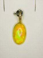 GIL Certified Yellow Gold 18K 1.16 Gram Natural Opal Cabochon Pendant
