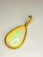 GIL Certified Yellow Gold 18K 1.24 Gram Natural Opal Cabochon Pendant